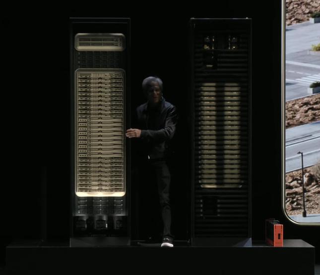 黃仁勛描繪AI驅(qū)動(dòng)的未來科技藍(lán)圖 6G、量子計(jì)算、機(jī)器人、自動(dòng)駕駛與物聯(lián)網(wǎng)技術(shù)研發(fā)的深度融合